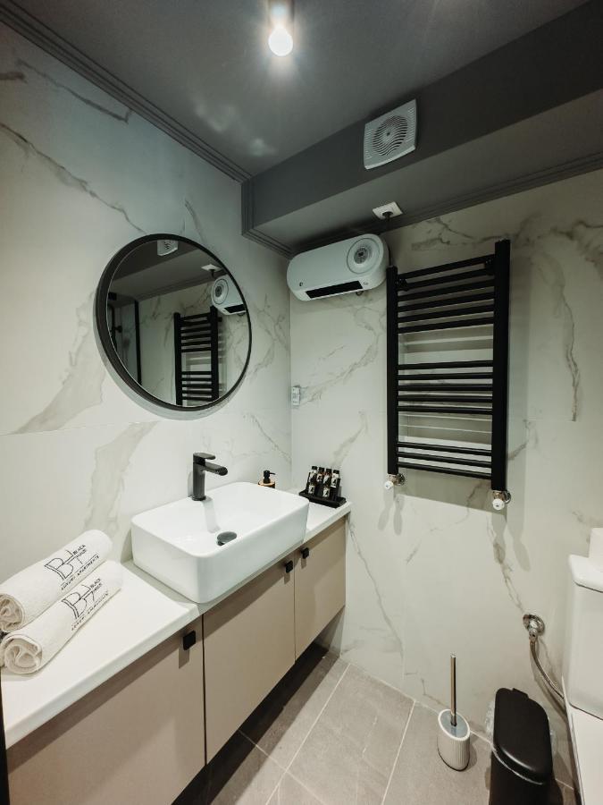 Blackhaus Family And Friends Deluxe Apartment Thessaloniki Exterior foto